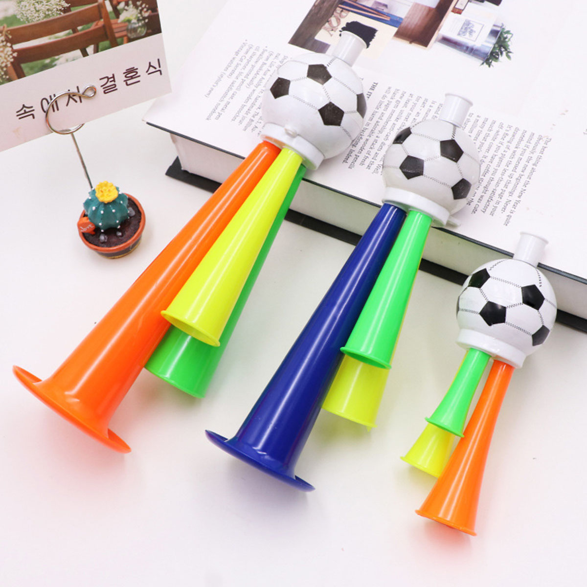 Party Games No Props - 3Pcs 3홀 플라스틱 축구 스타일 경적